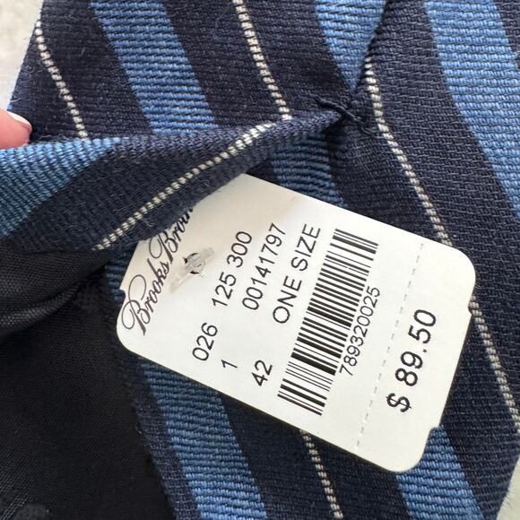 Brooks Brothers wool/silk power stripe tie blue navy white 3.25”w - Picture 5 of 6